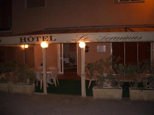 Gallery image of Hotel Le Terminus in Le Lavandou