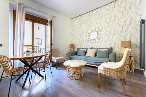 TET263D - Piso de 2 dormitorios y terraza en el Centro de Madrid - Alquiler temporal