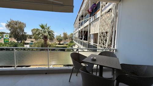 2BR Apartment Glyfada Near Beach & Parking
