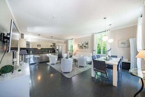 Le Fenelon 2 BDR Terrace