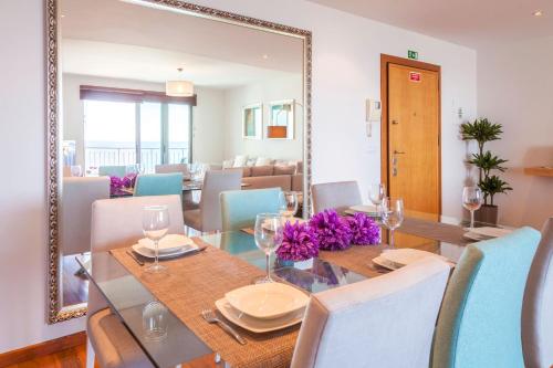The Seaside Apartment by LovelyStay