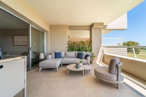 Casa Sunny Golf - Modern Retreat with Sea View