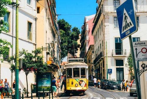Live Alfama by Tram 28 | 1BR