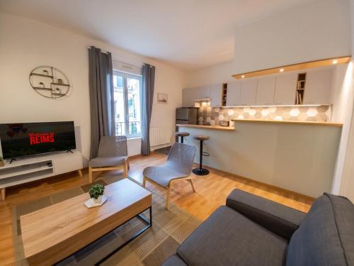 Jacquart, Close to downtown, Free private parking