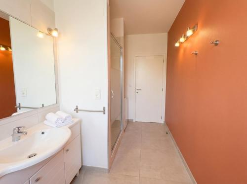 Jacquart, Close to downtown, Free private parking