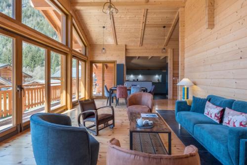 Large chalet for 10 with Mont Blanc's view