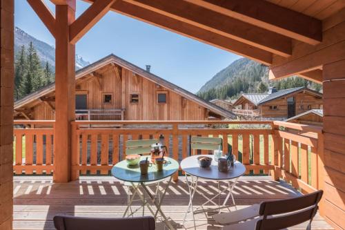 Large chalet for 10 with Mont Blanc's view
