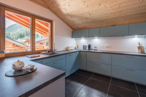 Large chalet for 10 with Mont Blanc's view