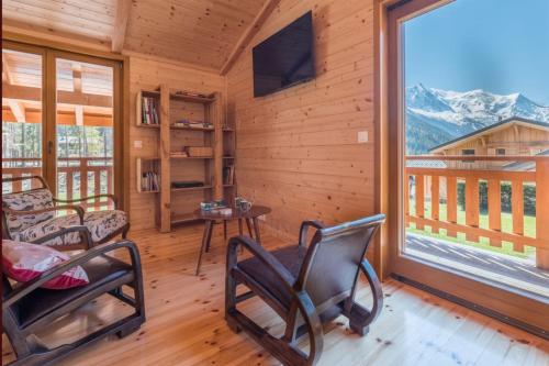 Large chalet for 10 with Mont Blanc's view
