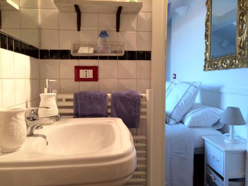 Ванная комната в Apartment Pied à Terre with Terrazza in Milan City Center