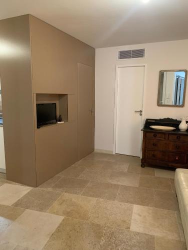 Lovely apartment in Vieux-Nice with Terrace, Garden and AC - 10 min to beaches and Promenade des Anglais