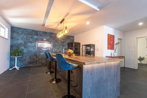 Lapis - Luxury Apartment - Shared Pool - Villa Smaragd