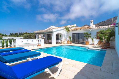 Villa La Casita- Private Pool & Walk to Beach
