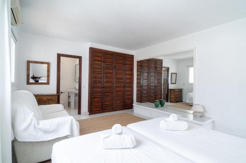 Villa La Casita- Private Pool & Walk to Beach