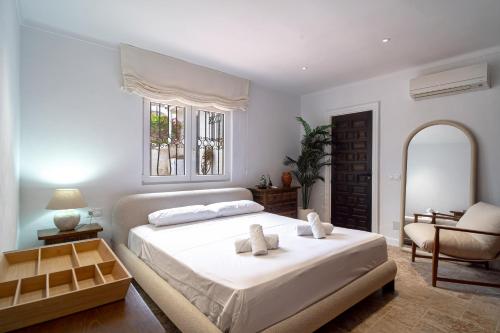 Villa La Casita- Private Pool & Walk to Beach