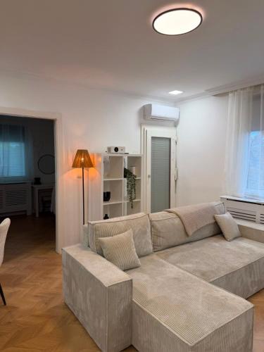 Neu renoviertes Apartment nahe Flughafen Wien Schwechat I mit Parkplatz & 2 Schlafzimmer