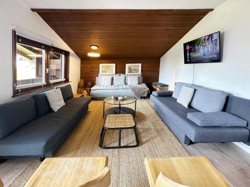 Family Friendly Chalet - Central with Beautiful Mountain Views