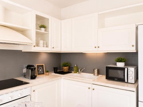 Beachfront apartment in Menton