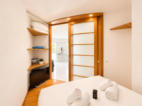 Beachfront apartment in Menton