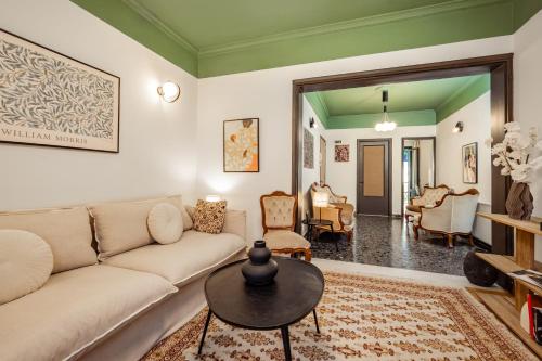 Gin&Tonic first floor Apartment - Center of Zakynthos Town