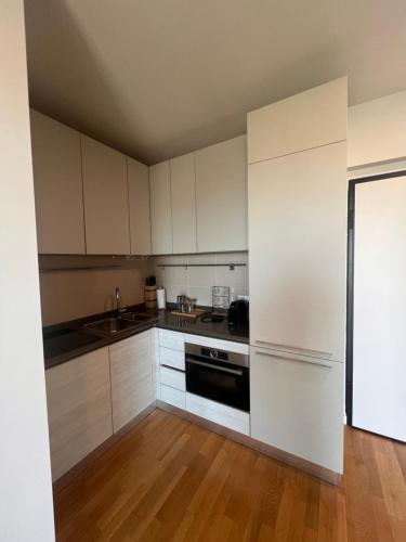 Milan Skyline Apartment - A 22nd-Floor