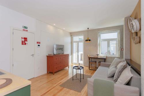 Liiiving in Porto - Vintage Terrace Apartment