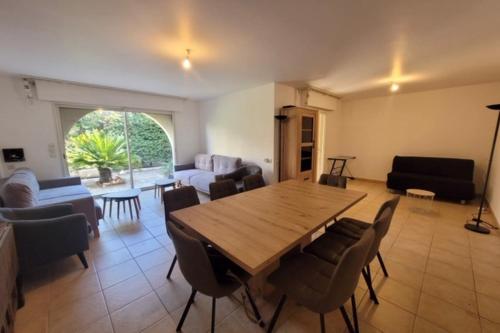 Bright house 300m from Fréjus beach