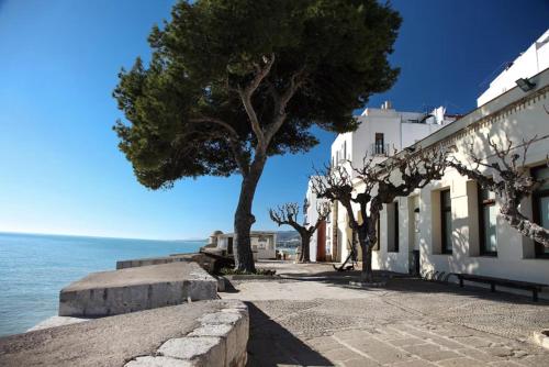 Duplex avec Jacuzzi, piscine, terrasses et vues a 180º sur la mer