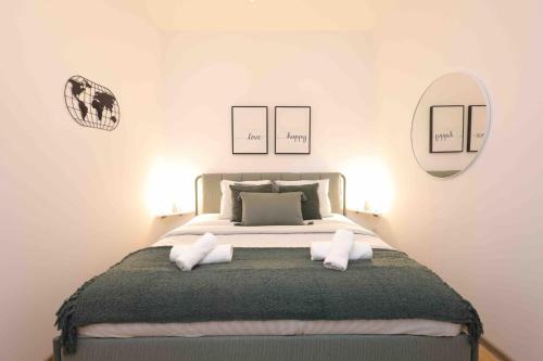 Emerald holiday home +with patio+