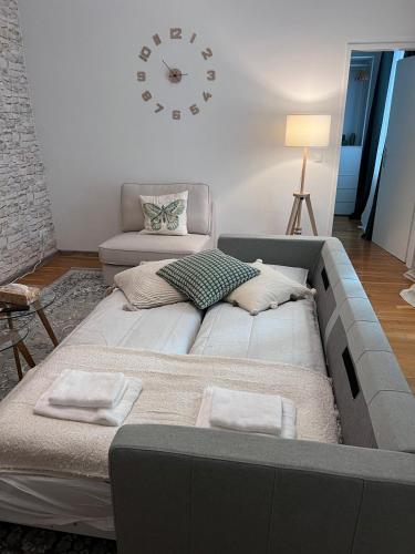 Emerald holiday home +with patio+