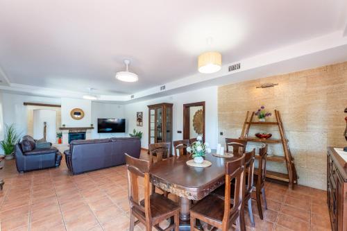 VB Hacienda Villa 4BR Sea Views
