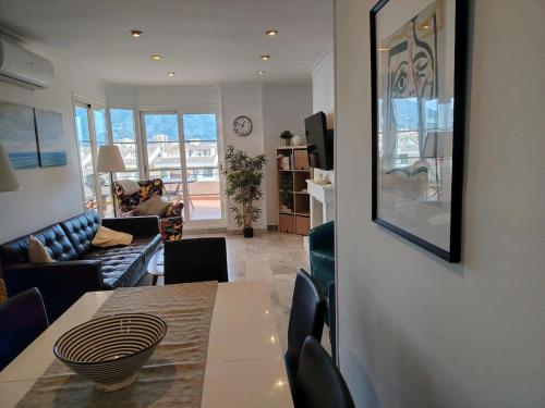 Luxury Apartment Near P Banus Sea and Mountain Views