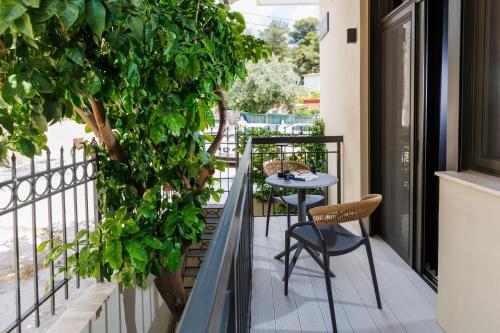 PYLOU Boutique Ground apartments near Attikon Hospital
