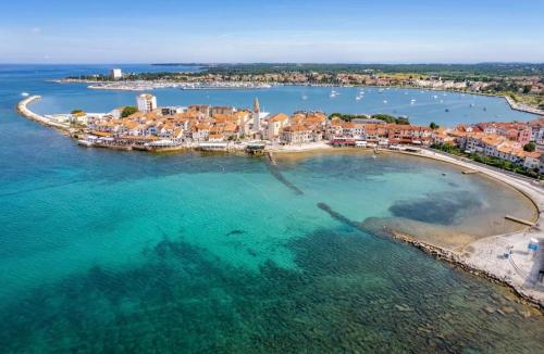 4SONS UMAG Sea View 2BR Apartment in Town center !NEW!
