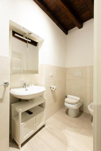 Cozy & Real Trastevere Apt