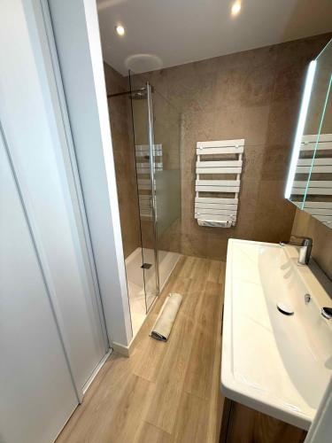 Le Ponteil - New 2-bedroom near beach & Old Town