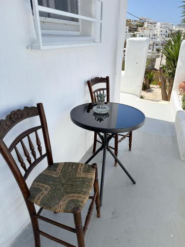 Renovated 100yo Cycladic Home in center of Naousa