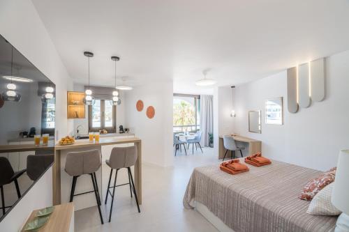 Parque Santiago II - Studio - Las Americas, heated pool, ocean view, 250m to the beach