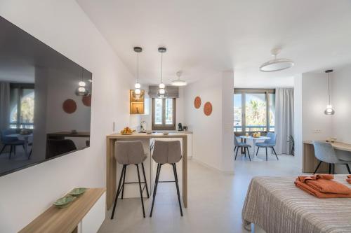 Parque Santiago II - Studio - Las Americas, heated pool, ocean view, 250m to the beach