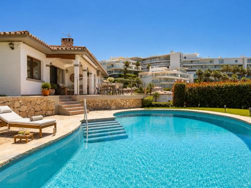 Exclusive Villa with Private Pool & Mediterranean Gardens near the Beach