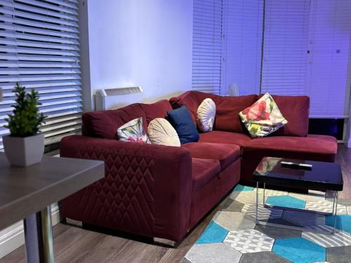 24-7 Secure City Centre Apartment with Parking for Families & Contractors photo 60