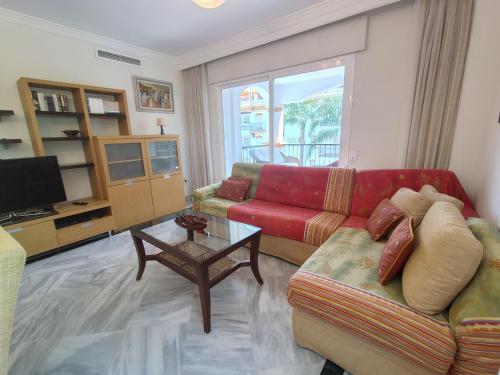 Relax in Banus - 3 bedrooms pools paddle - Pass the Keys