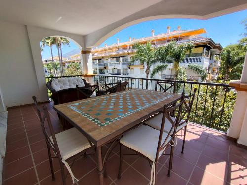 Relax in Banus - 3 bedrooms pools paddle - Pass the Keys