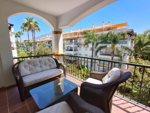 Relax in Banus - 3 bedrooms pools paddle - Pass the Keys
