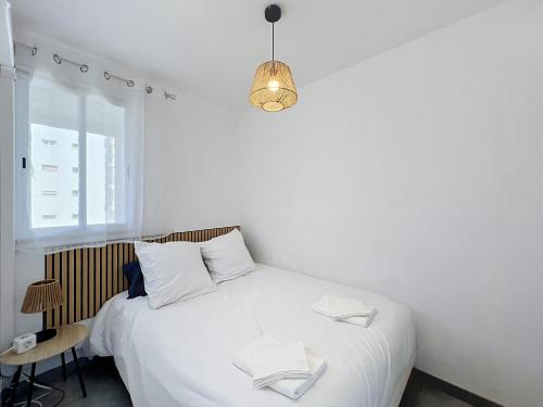 Air-conditioned apartment on the port side