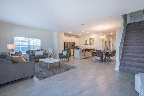 8981AV TOWNHOUSE 5 BEDROOMS 4 BATHROOMS POOL photo 4