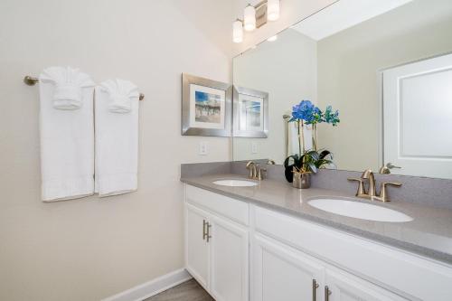 8981AV TOWNHOUSE 5 BEDROOMS 4 BATHROOMS POOL photo 16