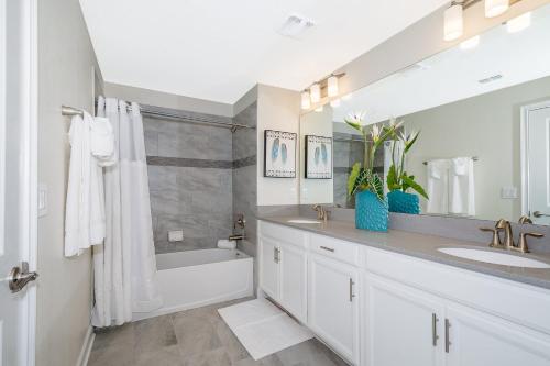 8981AV TOWNHOUSE 5 BEDROOMS 4 BATHROOMS POOL photo 18