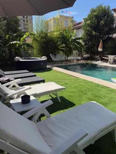 Maison de ville Rez-de-chaussée avec piscine face a l'arbre