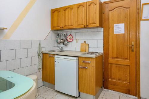 Apartments with swimming pool Rogoznica - 25961